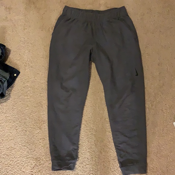 Men’s Nike Grey Dri fit Yoga Pants. Size medium. Only worn once - Picture 3 of 4